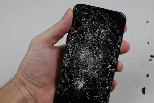 Cách xử lý khi bạn bị vỡ màn hình điện thoại  Tâm Đức Mobile