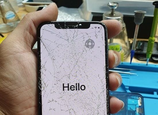 Sửa màn hình iPhone 11 Pro Max bị sọc bao nhiêu tiền